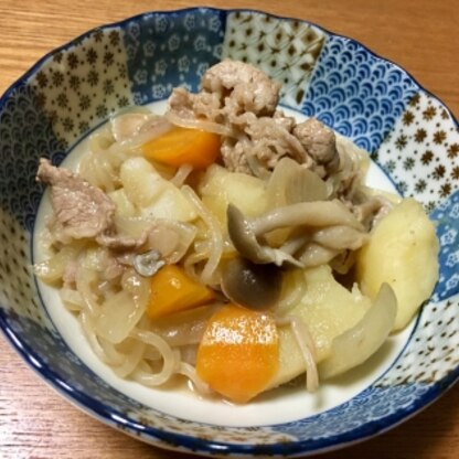 急きょ豚肉と家にあった野菜を使って作りました(^_^;)、中華味は初めてですが、コクがあって、生姜でさっぱり美味しかったです(o^^o)ごちそうさまでした。